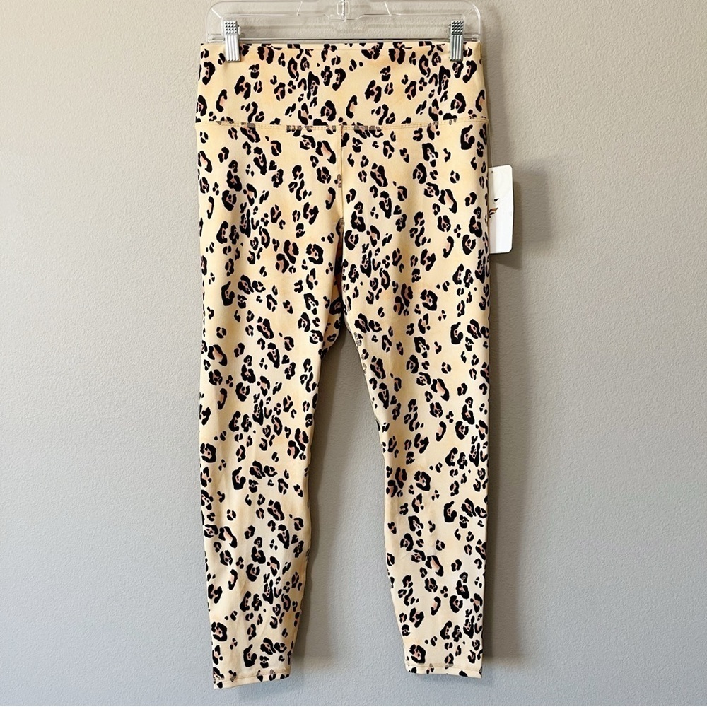 Fabletics Women’s Size Large Leopard Animal Print High Waisted 7/8 Leggings NEW - Picture 4 of 11
